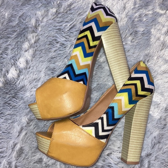 Multicolored Peep Toe Heel - Picture 5 of 9